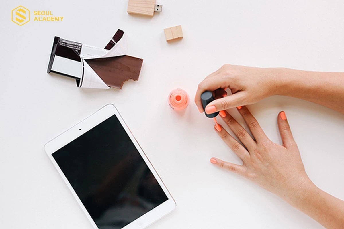 Đảm bảo một số lưu ý quan trọng khi sơn móng giúp lớn sơn móng tay bền đẹp hơn
