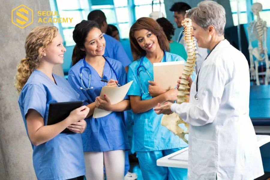 Ngành điều dưỡng cho những con người chu đáo và tỉ mỉ