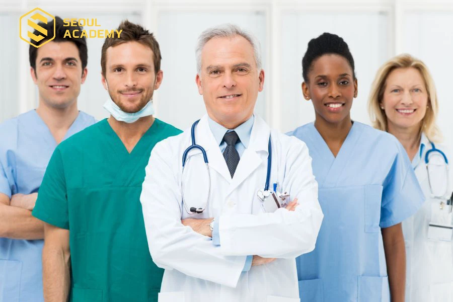 Bác sĩ là một trong các ngành nghề liên quan đến sinh học phổ biến nhất