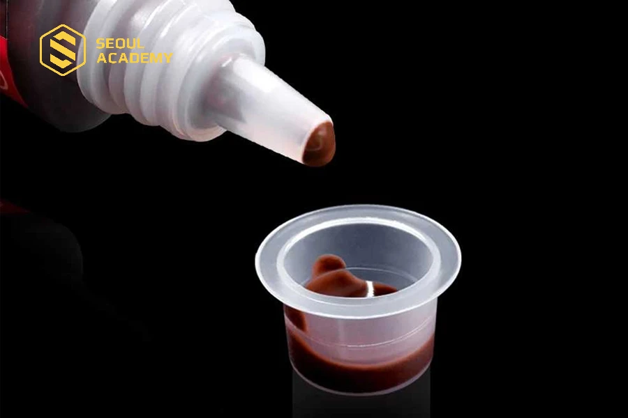 Chiết ra lượng dùng vừa đủ và đậy nắp ngay sau khi sử dụng