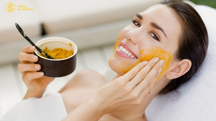 Chăm sóc da bằng tinh bột nghệ là lựa chọn an toàn, tiết kiệm được nhiều người yêu thích
