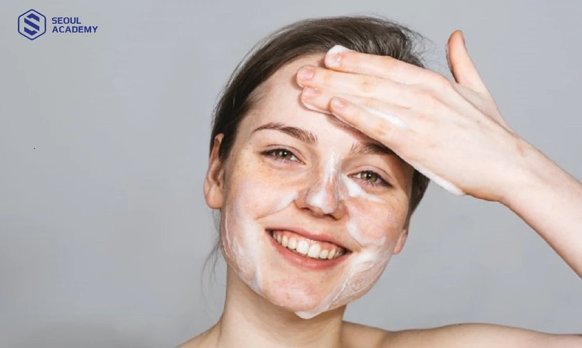 Làm sạch da là bước không thể thiếu trước khi makeup