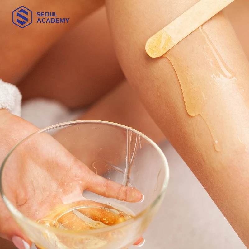 Thoa một lớp mỡ trăn mỏng lên vùng da sau khi wax lông để cấp ẩm, làm dịu da
