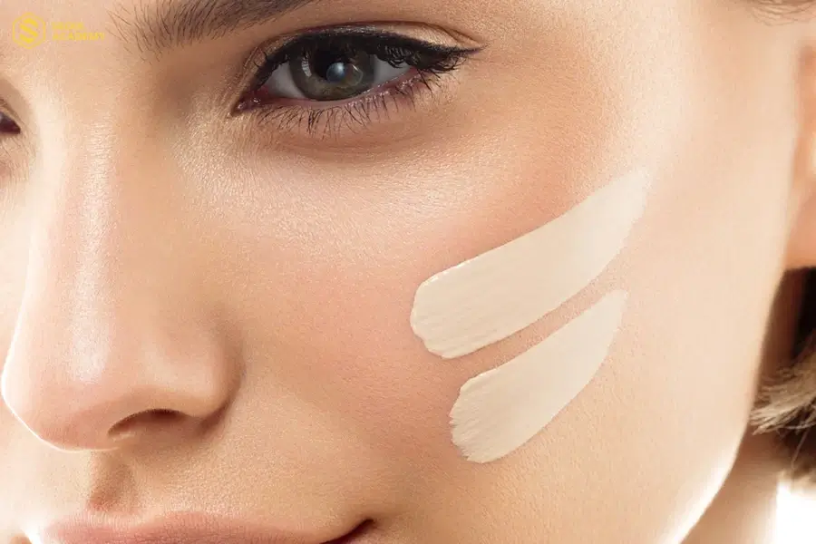 Kem nền là loại sản phẩm che phủ khuyết điểm trên da