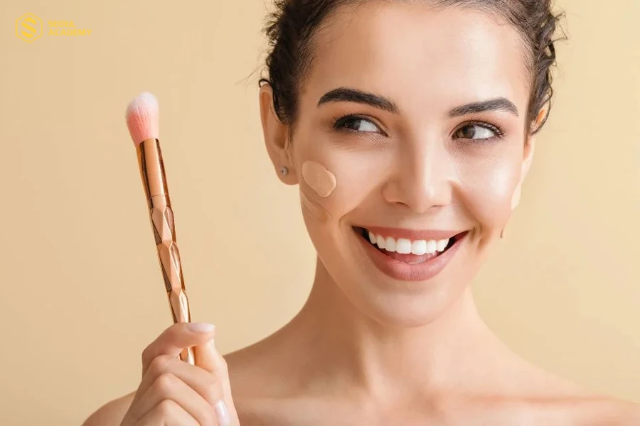 Da khô có thể dùng cả cushion và kem nền nhưng cần dưỡng da thật tốt để lớp nền không bị mốc