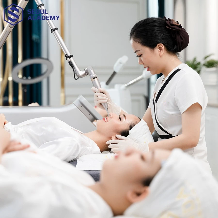 Trang thiết bị kỹ thuật cũng cần đảm bảo những quy định an toàn cho khách hàng