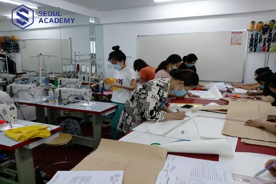 Khóa học nghề thiết kế và may cơ bản tại trường đào tạo Quốc Thảo