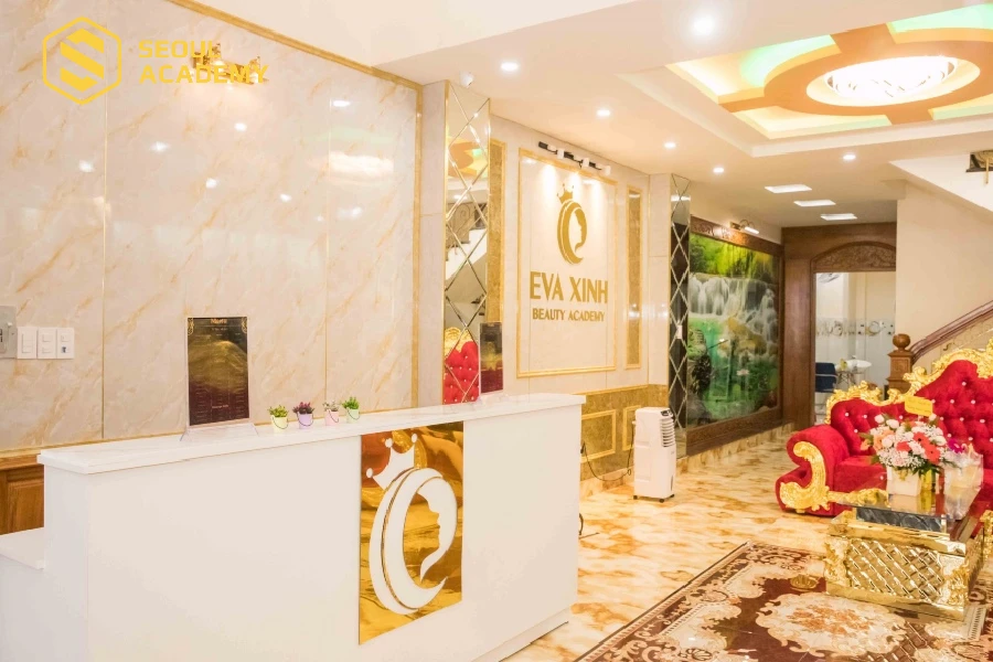 Môi trường học tập của Eva Xinh khang trang và đầy đủ tiện nghi
