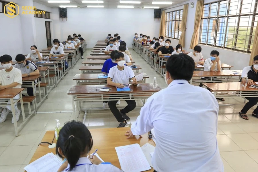 Học trường tư hoàn toàn có thể tham gia thi Đại học