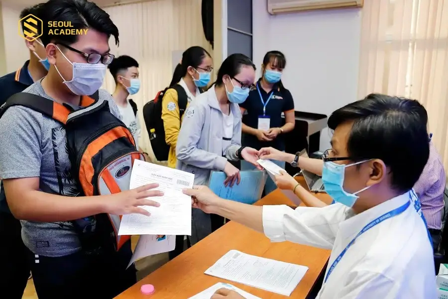 Nộp hồ sơ đăng ký kinh doanh để được cấp phép hoạt động