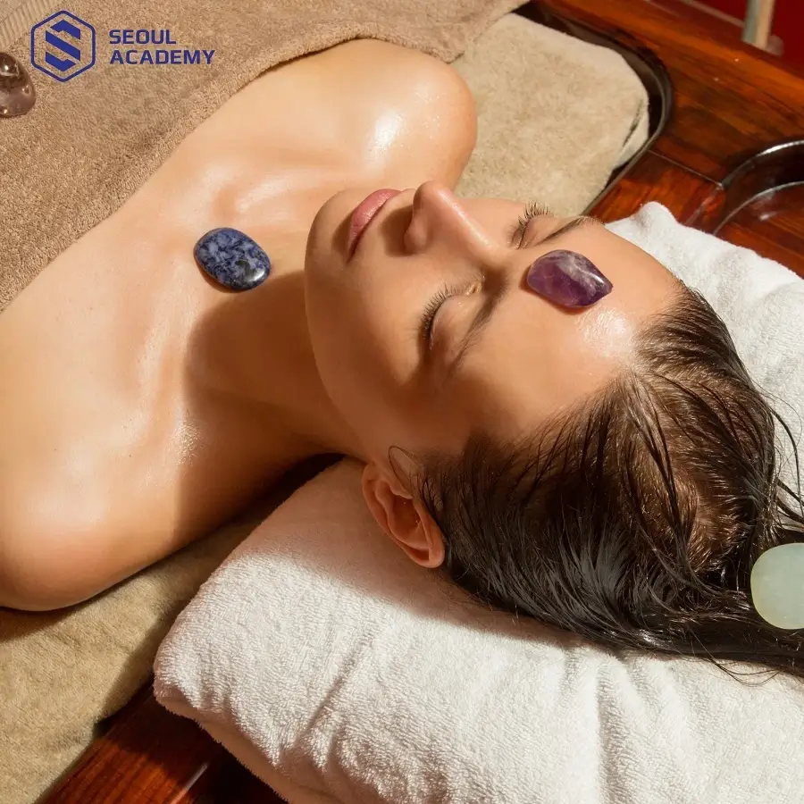 Đá thạch anh khi được massage đúng cách sẽ mang đến nhiều lợi ích tuyệt vời cho làn da