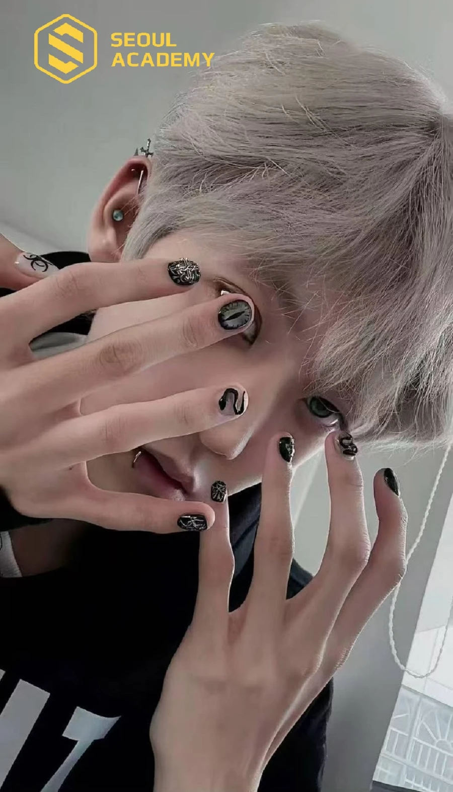 Nam giới hoàn toàn có thể thỏa sức sáng tạo và thể hiện cá tính với những thiết kế nail phù hợp