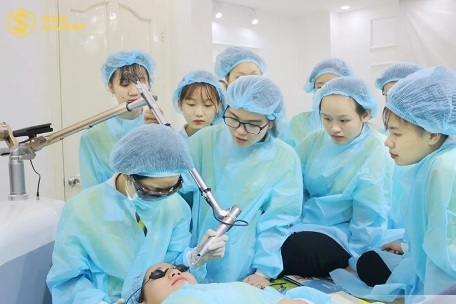 Mở spa có cần bằng cấp gì? Muốn mở spa bạn cần đảm bảo có chứng chỉ hành nghề spa