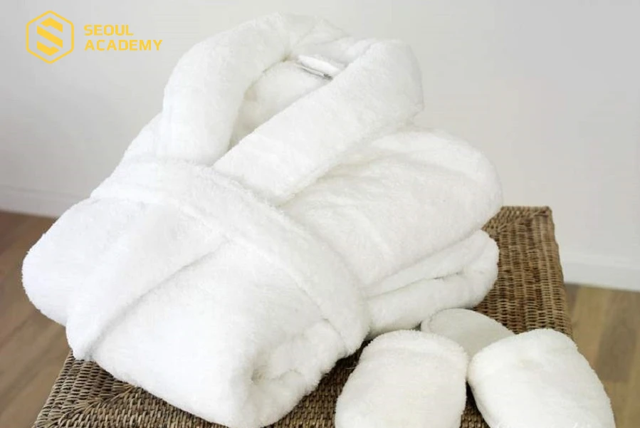 Khăn, dép spa nên thiết kế màu sáng