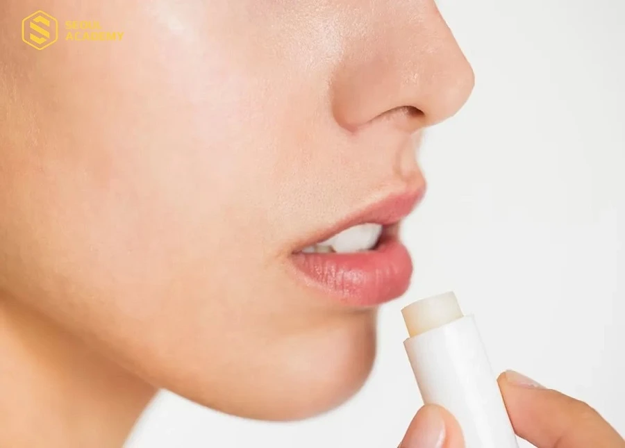 Tốt nhất nên sử dụng loại son phù hợp theo từng giai đoạn sau khi khử thâm