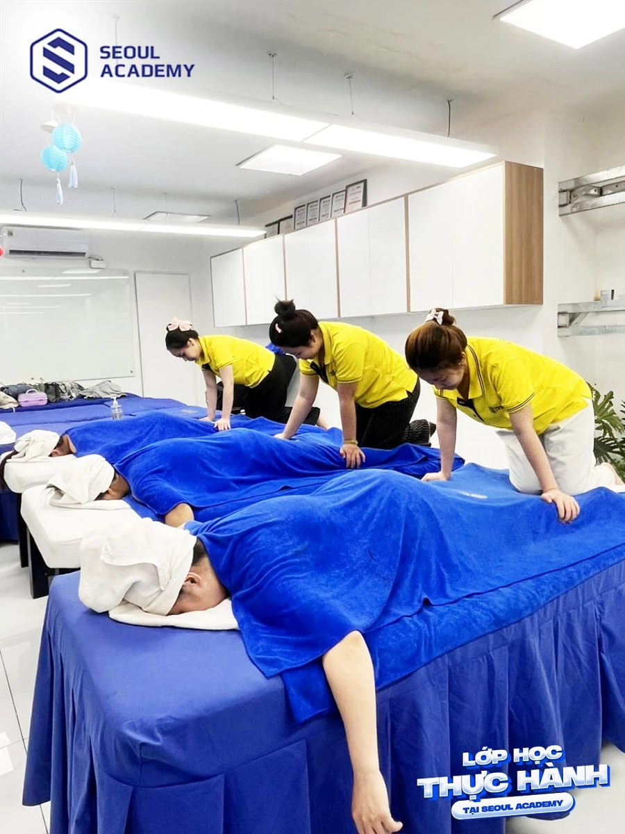 Học massage đòi hỏi tỉ mỉ khéo tay và sự kiên trì
