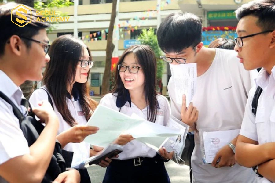 Không khí rộn ràng ngày làm thủ tục nhập học