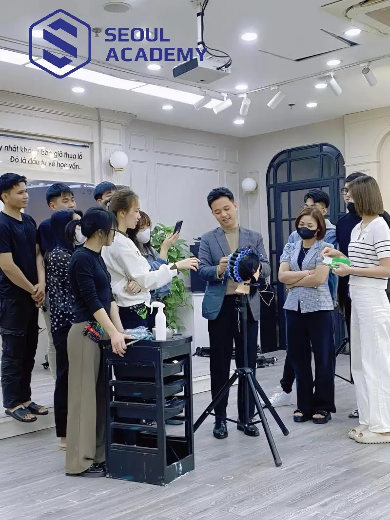 Chương trình học tại Quatangf168 cập nhật link mới hằng ngày Seoul Tập trung vào những kỹ năng làm tóc thực tế giúp Quatangf168 cập nhật link mới hằng ngày nắm vững tay nghề sẵn sàng làm việc