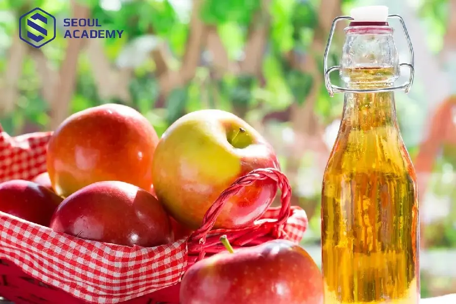 Sử dụng giấm táo xử lý móng chân mọc ngược