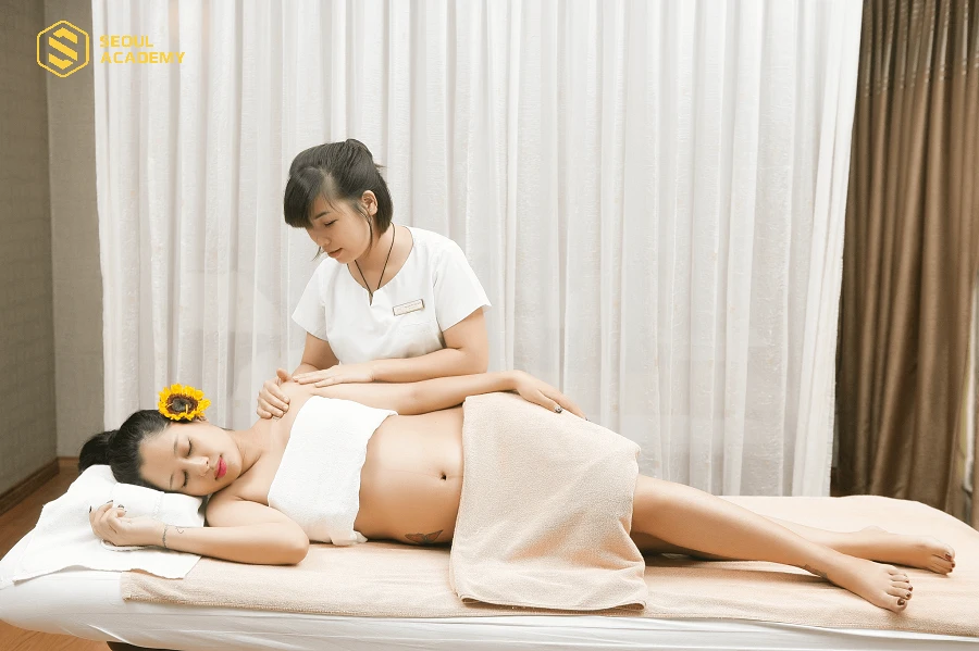 Mẹ bầu đảm bảo một số lưu ý quan trọng khi chăm sóc da mặt tại spa để đảm bảo an toàn cho mẹ và bé