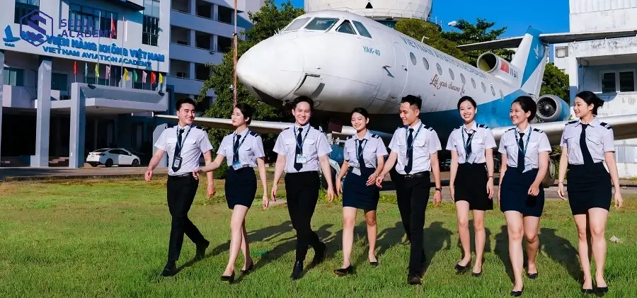 Mặc dù là ngôi trường đào tạo ngành học đặc thù nhưng học phí của học viện Hàng Không cũng không quá cao