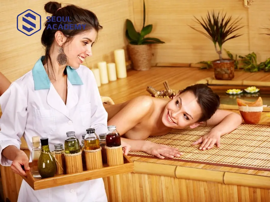 Chuyên viên tư vấn cũng là người thuyết phục khách hàng sử dụng dịch vụ tại spa