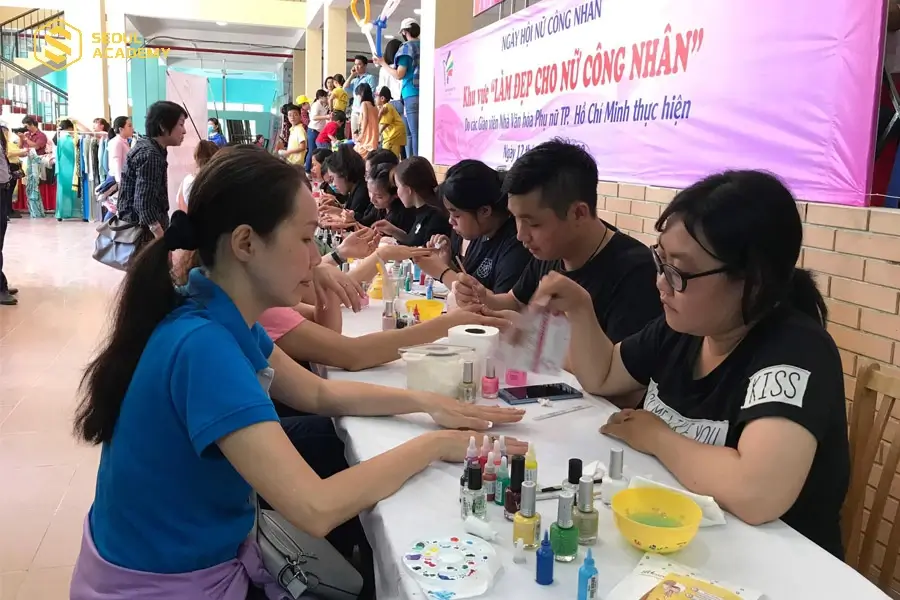 Khóa học nail tại nhà văn hóa phụ nữ
