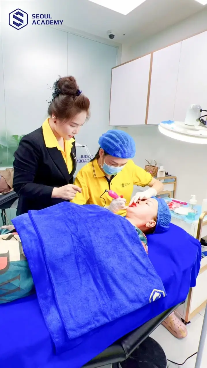 Nghề phun xăm thẩm mỹ là lựa chọn đầy tiềm năng cho những người có đam mê