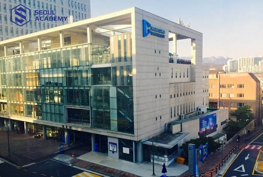 Đại học Hansung nằm tại Seoul nổi tiếng với hệ thống giáo dục sau đại học chuyên ngành thẩm mỹ vô cùng phát triển