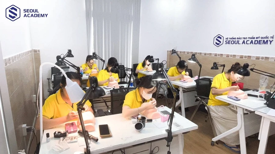 Chương trình giảng dạy chú trọng thực hành
