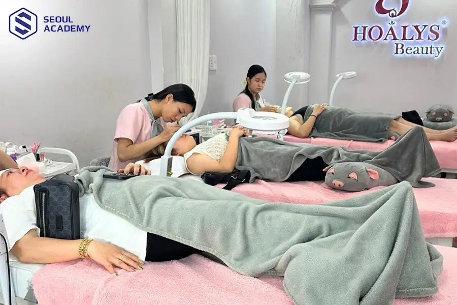 Nối mi giúp các nàng trở nên xinh đẹp hơn