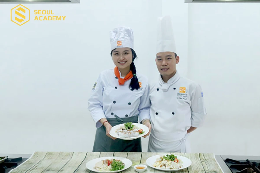 Hướng Nghiệp Á Âu - Địa chỉ học làm bánh cuốn chất lượng