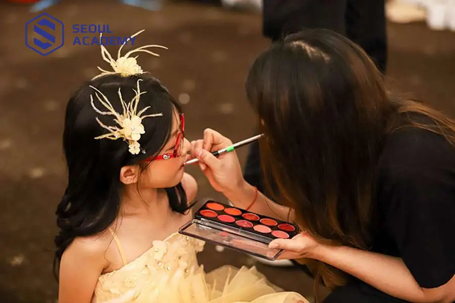 Được khen đẹp sau khi trang điểm là điều cấm kỵ đối với nghệ sĩ