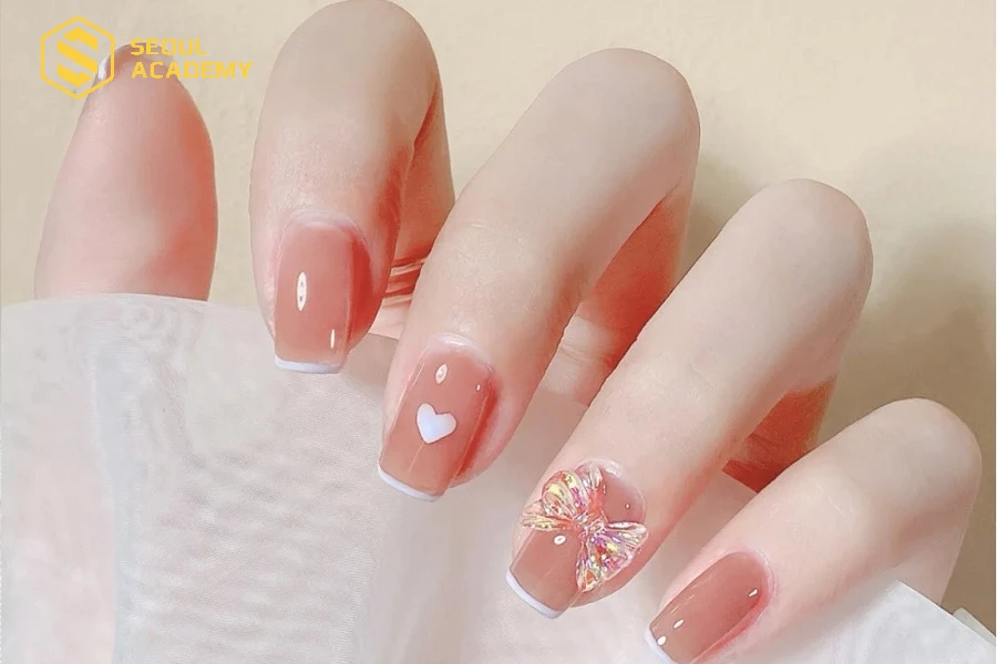 Trẻ trung cùng mẫu charm nail bươm bướm dễ thương