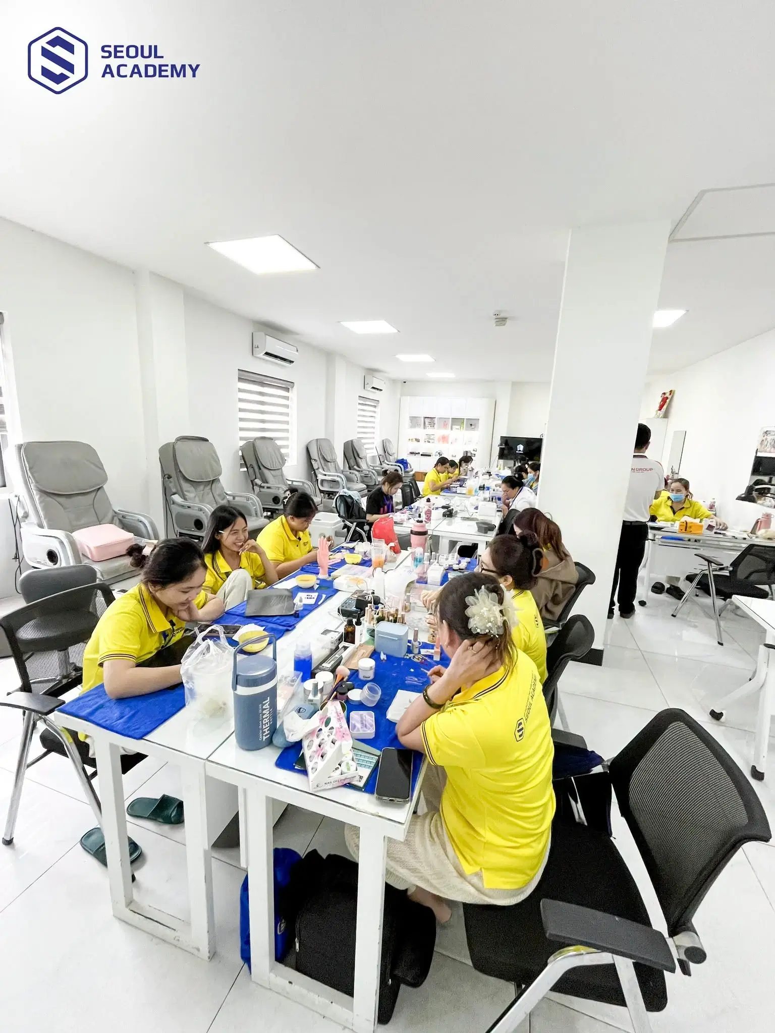 Học nail có khó hay là không tùy thuộc vào chính suy nghĩ, hành động của bản thân.