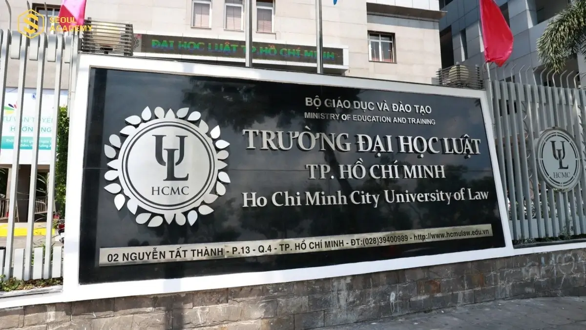 Trường Đại học Luật TPHCM có mức học phí phụ thuộc vào chương trình học và ngành đào tạo