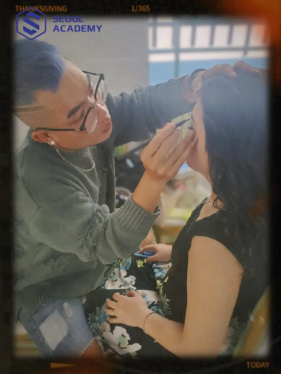 Học makeup cùng chuyên gia tại Trúc Phan Makeup