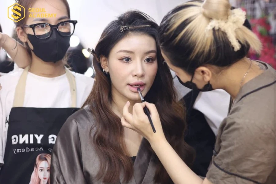 Khóa học trang điểm tại Ying Ying MakeUp Academy