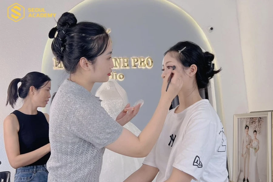 Khóa học makeup chuyên nghiệp tại Thu Thuỷ Makeup