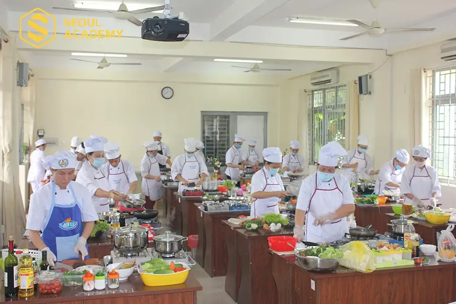 Trung cấp nghề Lê Thị Riêng có khoá học dạy nấu ăn chay chuẩn vị Việt