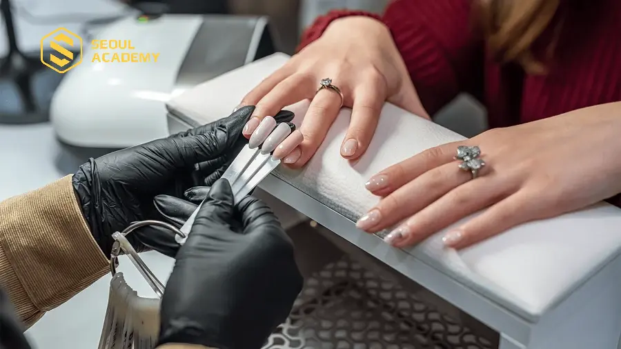 Xuất phát từ những quan niệm kiêng kỵ mà những người làm nghề nail có kiêng kỵ uống nước mía