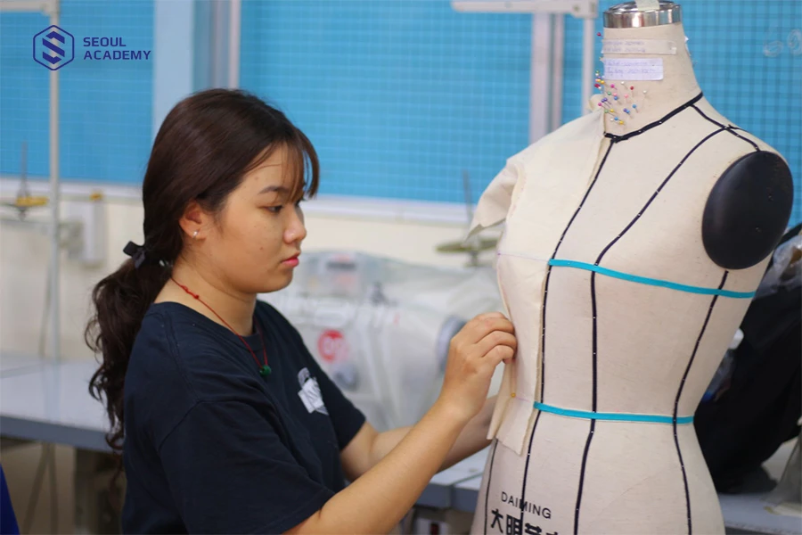 Ngành kinh doanh thời trang & dệt may là ngành học có cơ hội phát triển cao