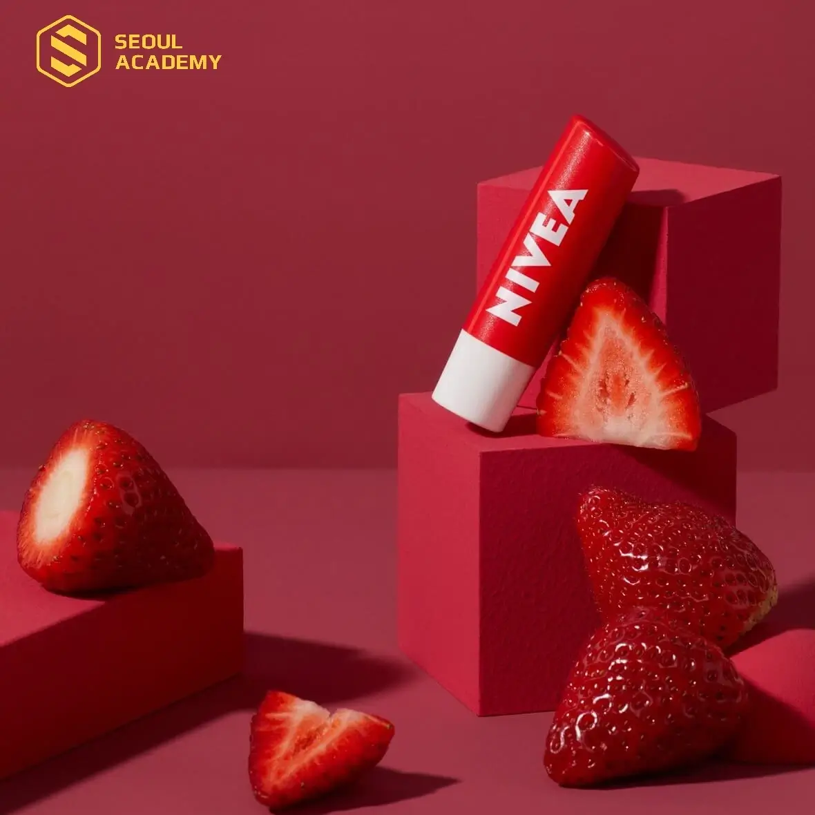 Son dưỡng Nivea được sử dụng khi môi đã bong vảy hoàn toàn sau phun xăm