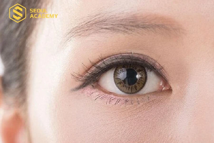 Tay nghề chuyên viên ảnh hưởng đến tình trạng phun mí mắt bị trổ xanh