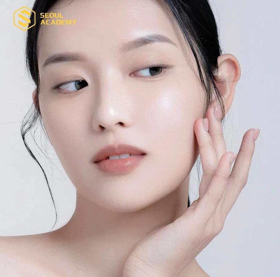 Đánh lớp nền mỏng nhẹ, tự nhiên như da thật