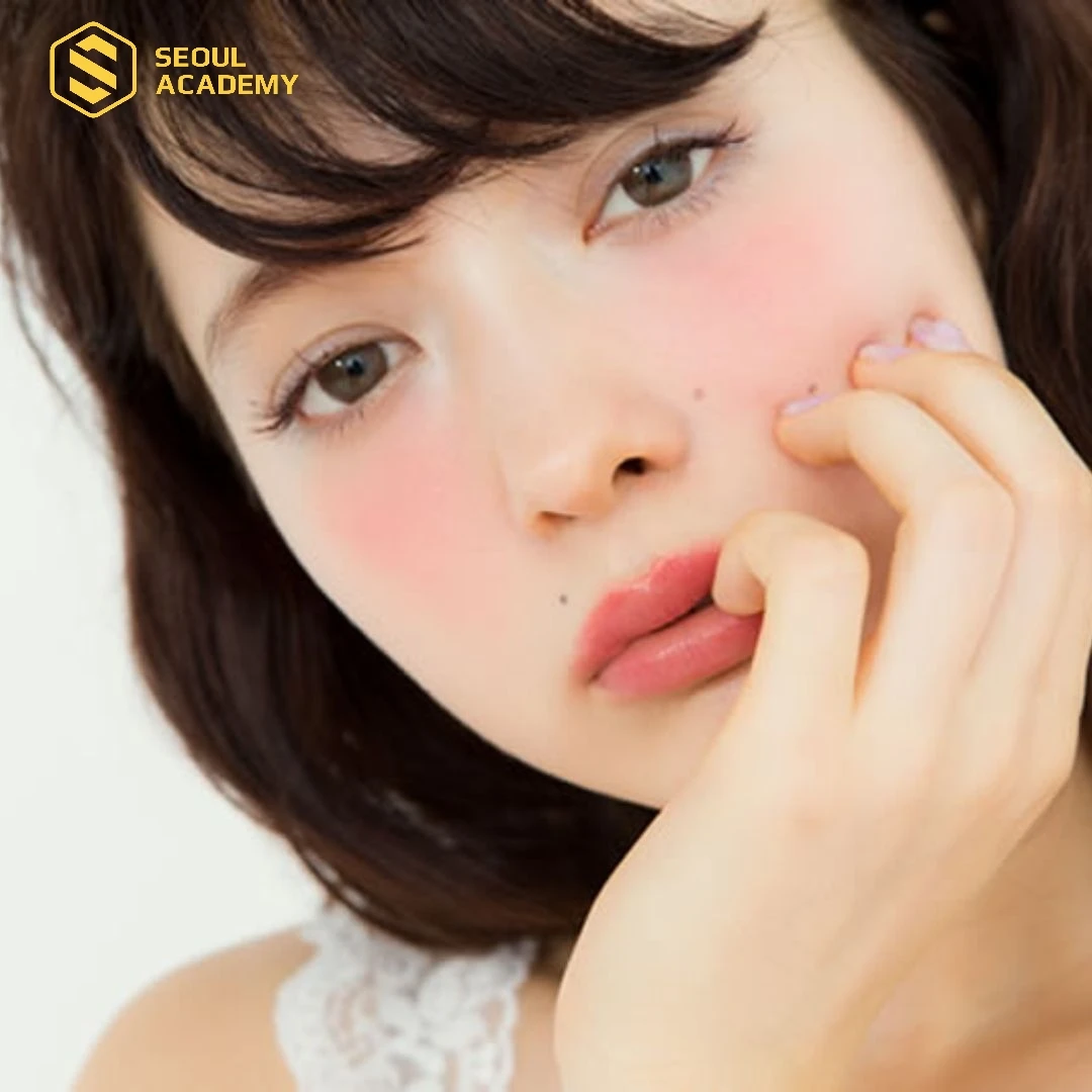 Lớp makeup nhẹ nhàng như không của nữ sinh Nhật