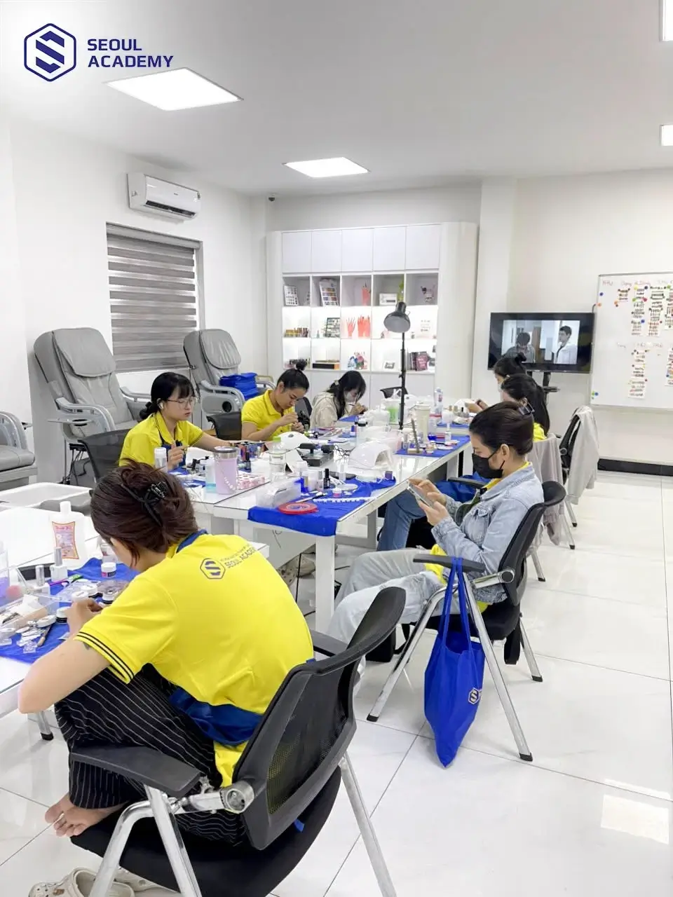 Seoul Academy cung cấp khóa học nail - Chăm sóc vẽ móng chuyên nghiệp