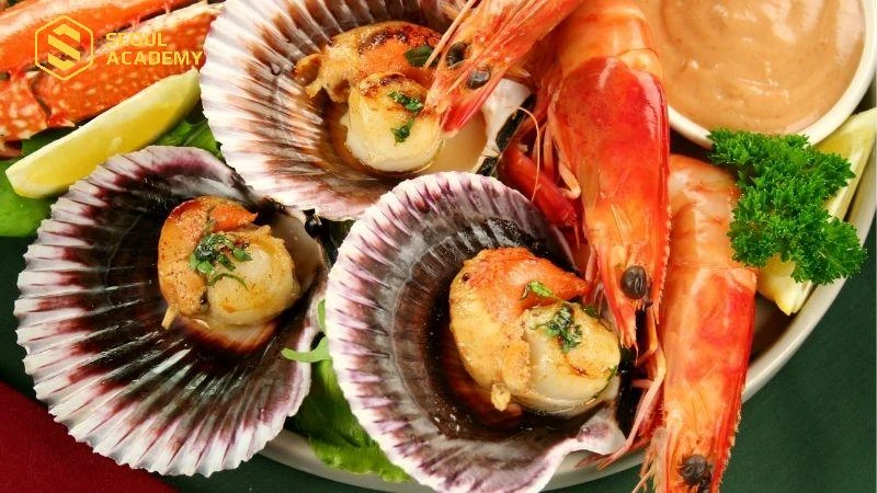 Sau khi xăm môi nên kiêng ăn hải sản