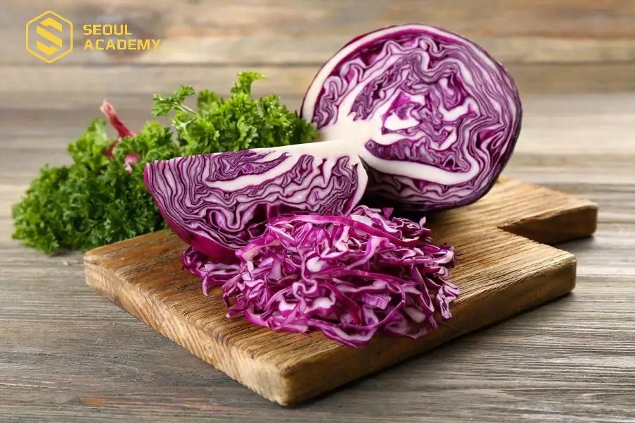 Bắp cải tím giúp biểu bì môi phát triển