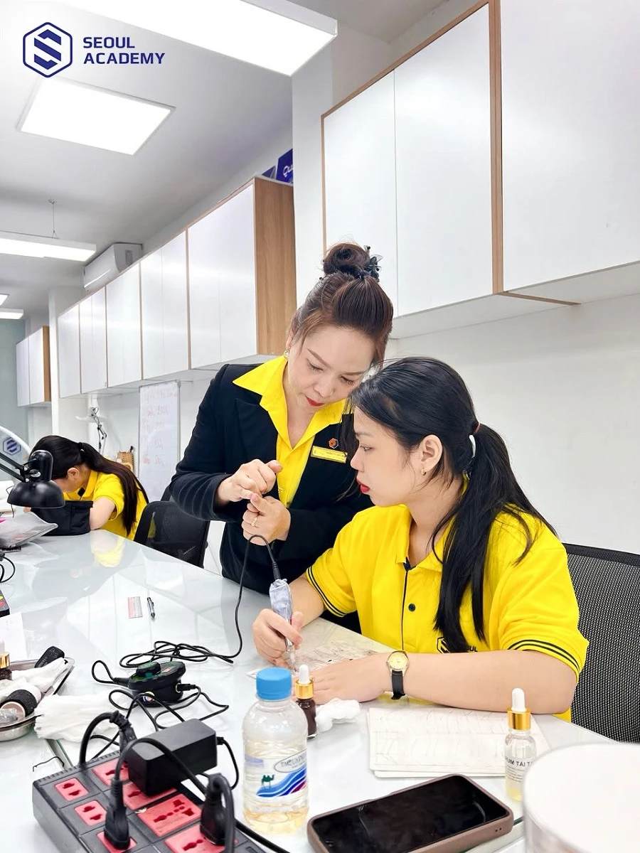 Seoul Academy là địa chỉ đào tạo nghề uy tín với sự hướng dẫn tận tâm của đội ngũ giảng viên giàu kinh nghiệm